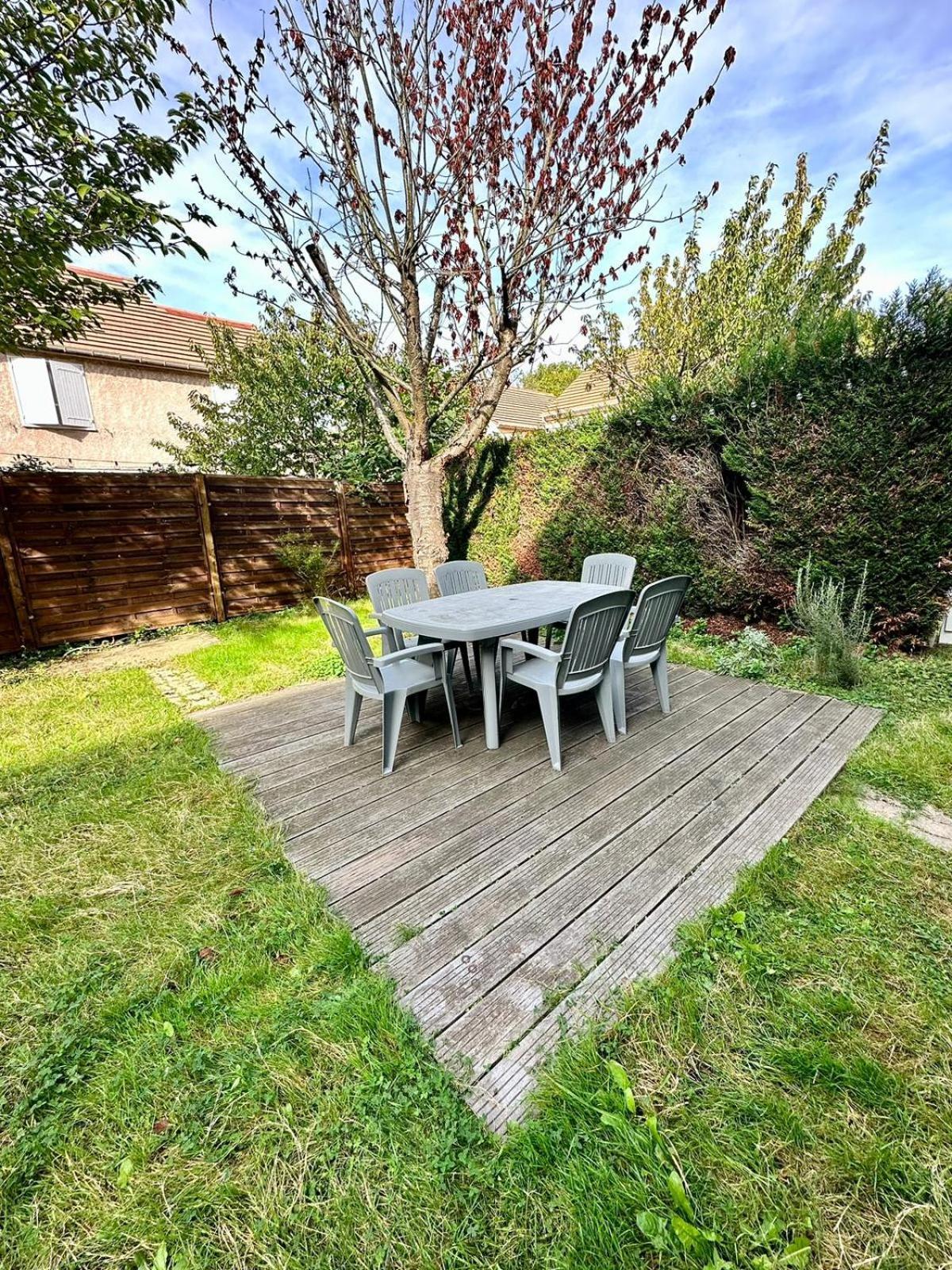 Appartement Calme Avec Jardin Proche De Paris Evry-Gregy-sur-Yerre Dış mekan fotoğraf